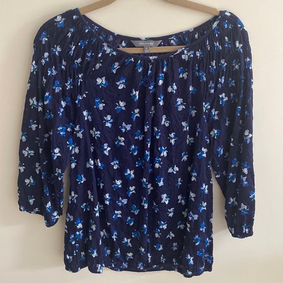 Daisy Fuentes | Tops | Daisy Fuentes Blue Floral Peasant Blouse | Poshmark